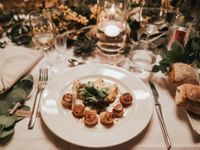 event table place setting with scallop appitizer